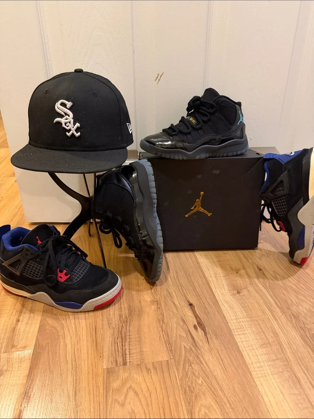 white SOX and Jordan bundle size 2 jordan